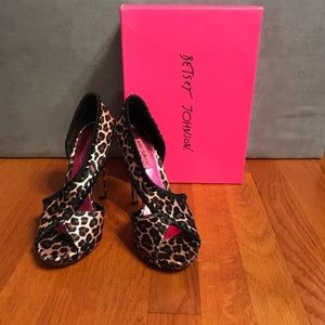 Betsey Johnson Leopard Heels 7.5 Rare